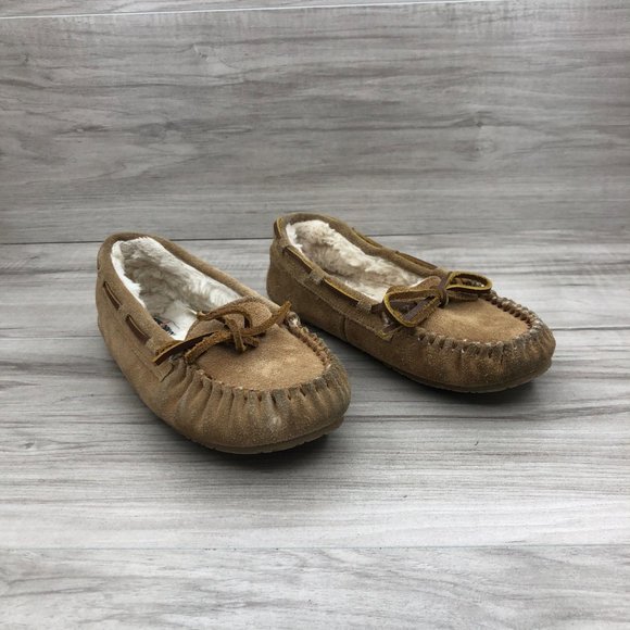 Minnetonka Slippers Kids 2 Brown Suede Slip On House Shoes - Picture 4 of 11